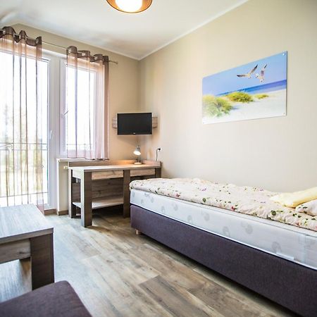 Kalmar Bed & Breakfast Darlowko Bagian luar foto