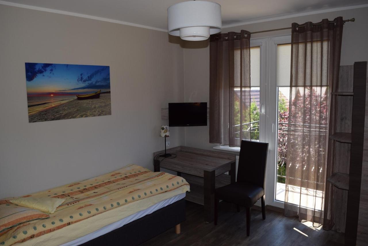 Kalmar Bed & Breakfast Darlowko Bagian luar foto