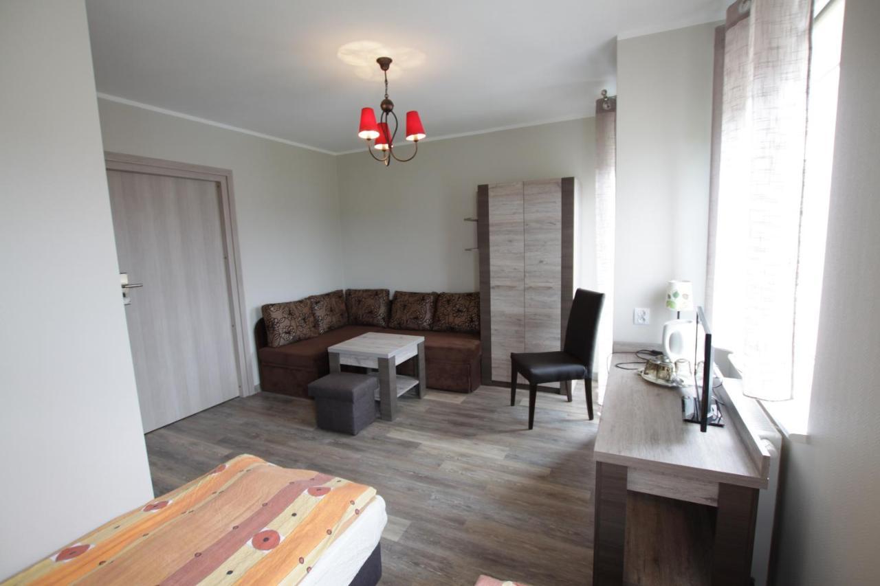 Kalmar Bed & Breakfast Darlowko Bagian luar foto