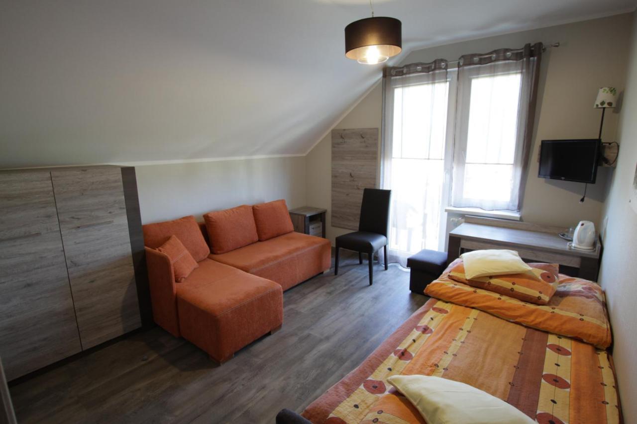 Kalmar Bed & Breakfast Darlowko Bagian luar foto
