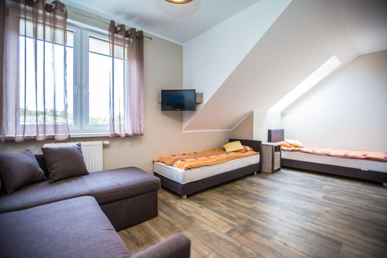 Kalmar Bed & Breakfast Darlowko Bagian luar foto