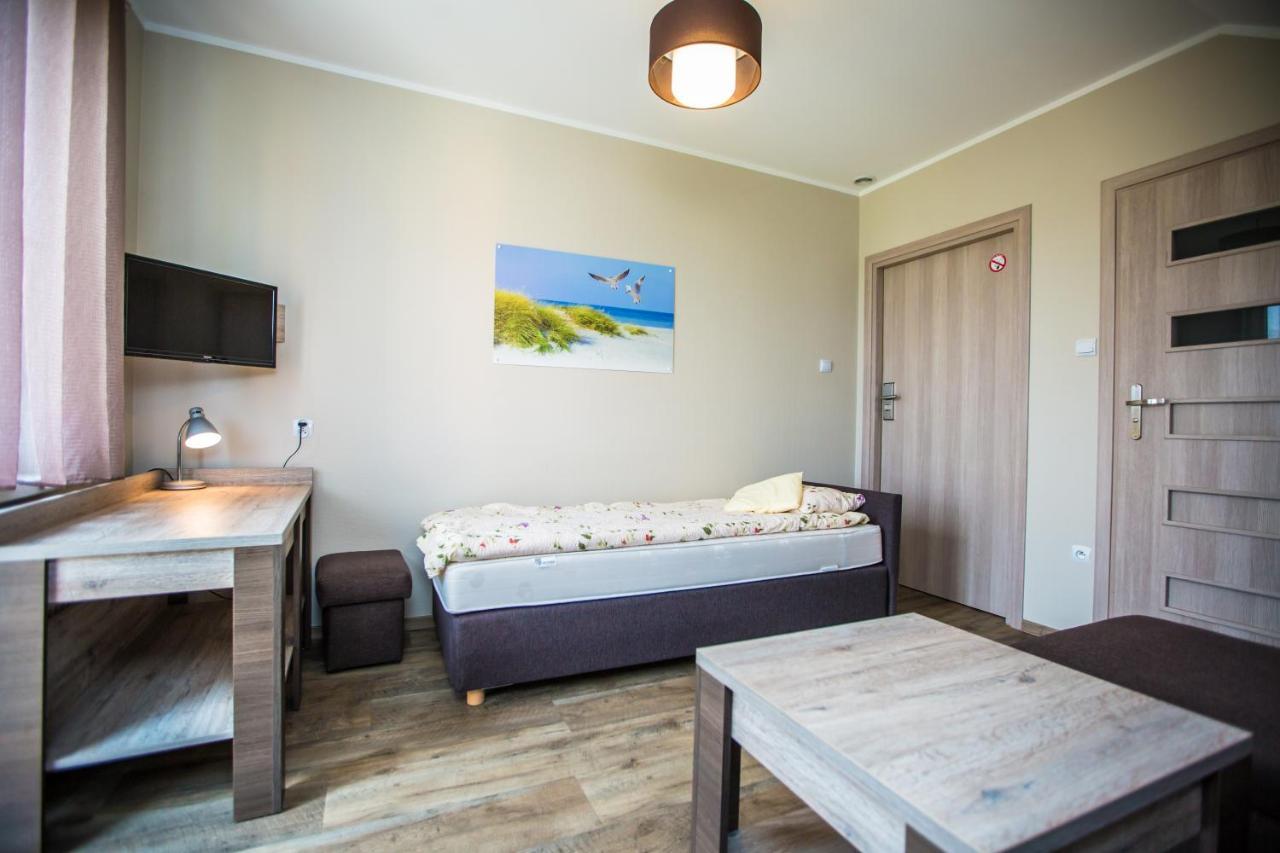Kalmar Bed & Breakfast Darlowko Bagian luar foto