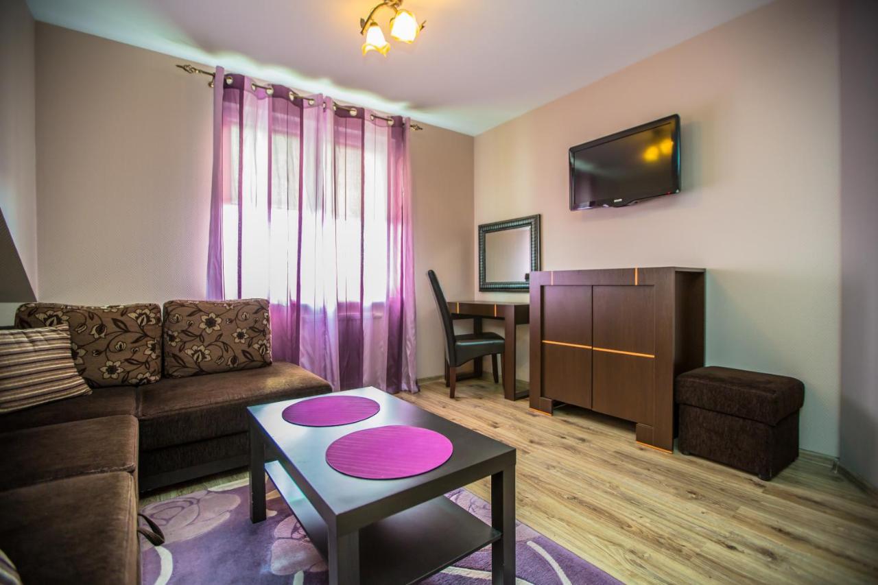 Kalmar Bed & Breakfast Darlowko Bagian luar foto