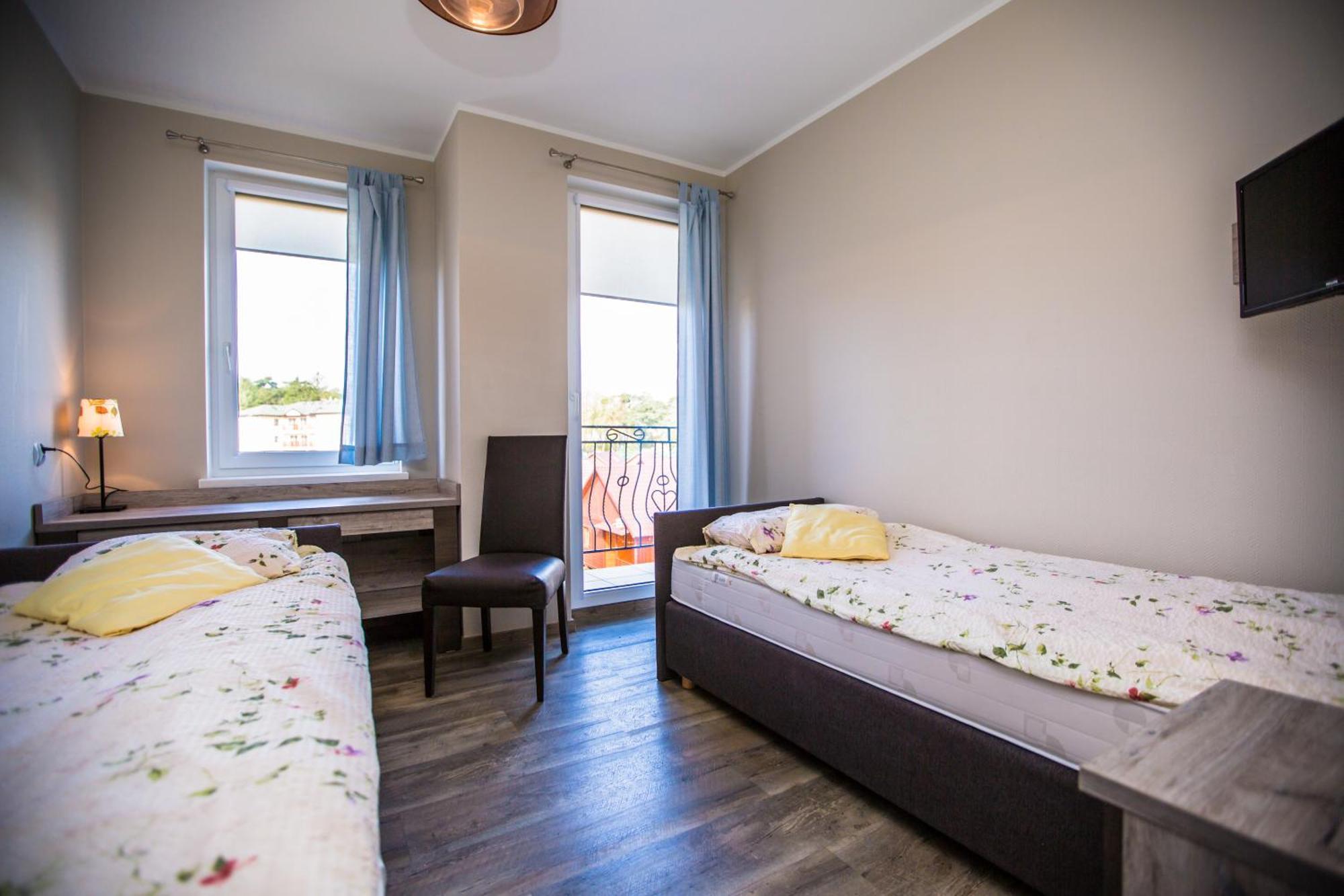 Kalmar Bed & Breakfast Darlowko Bagian luar foto