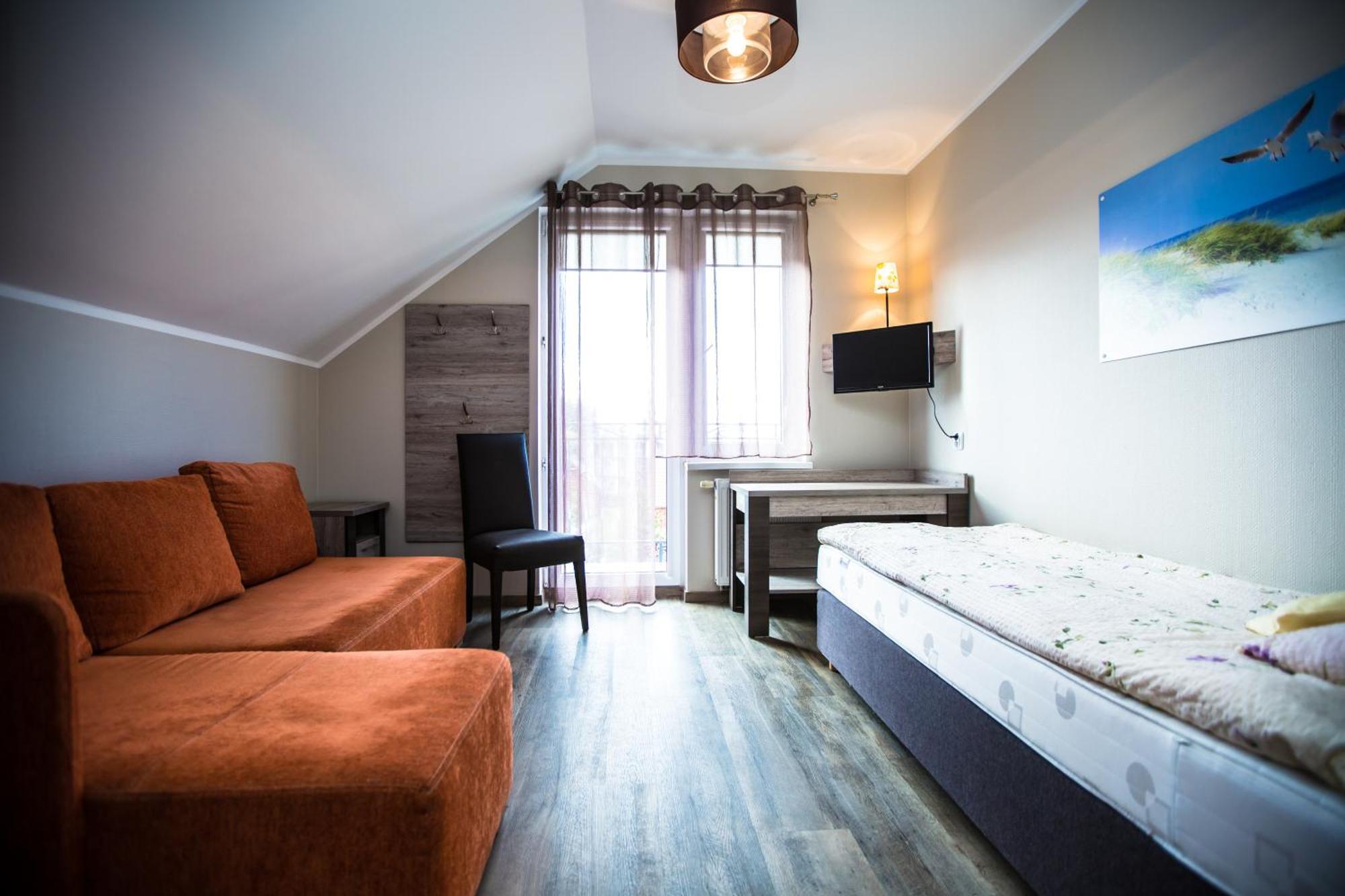 Kalmar Bed & Breakfast Darlowko Bagian luar foto