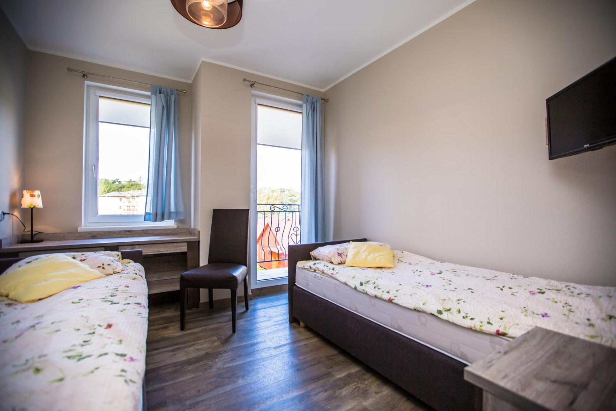 Kalmar Bed & Breakfast Darlowko Bagian luar foto