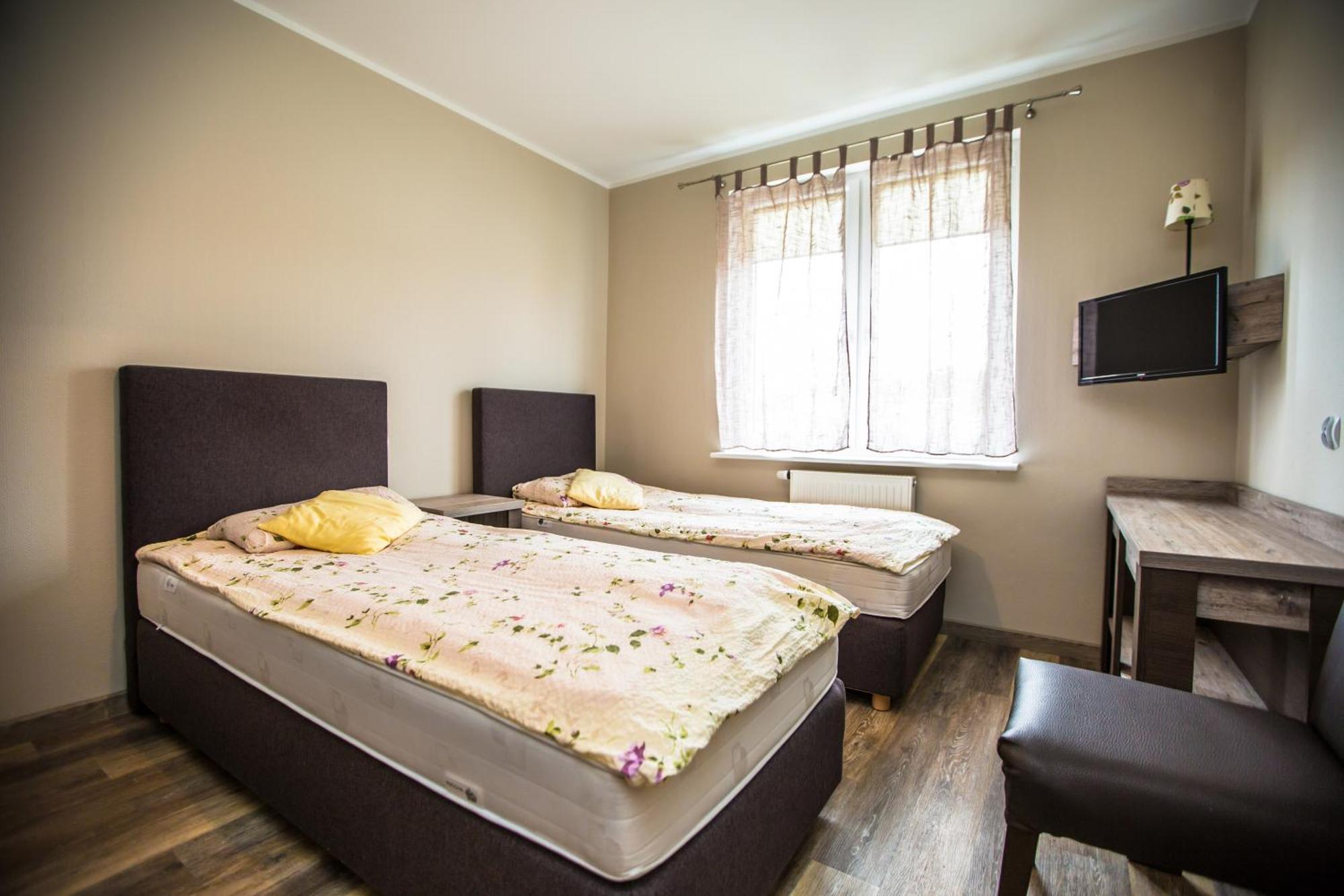 Kalmar Bed & Breakfast Darlowko Bagian luar foto