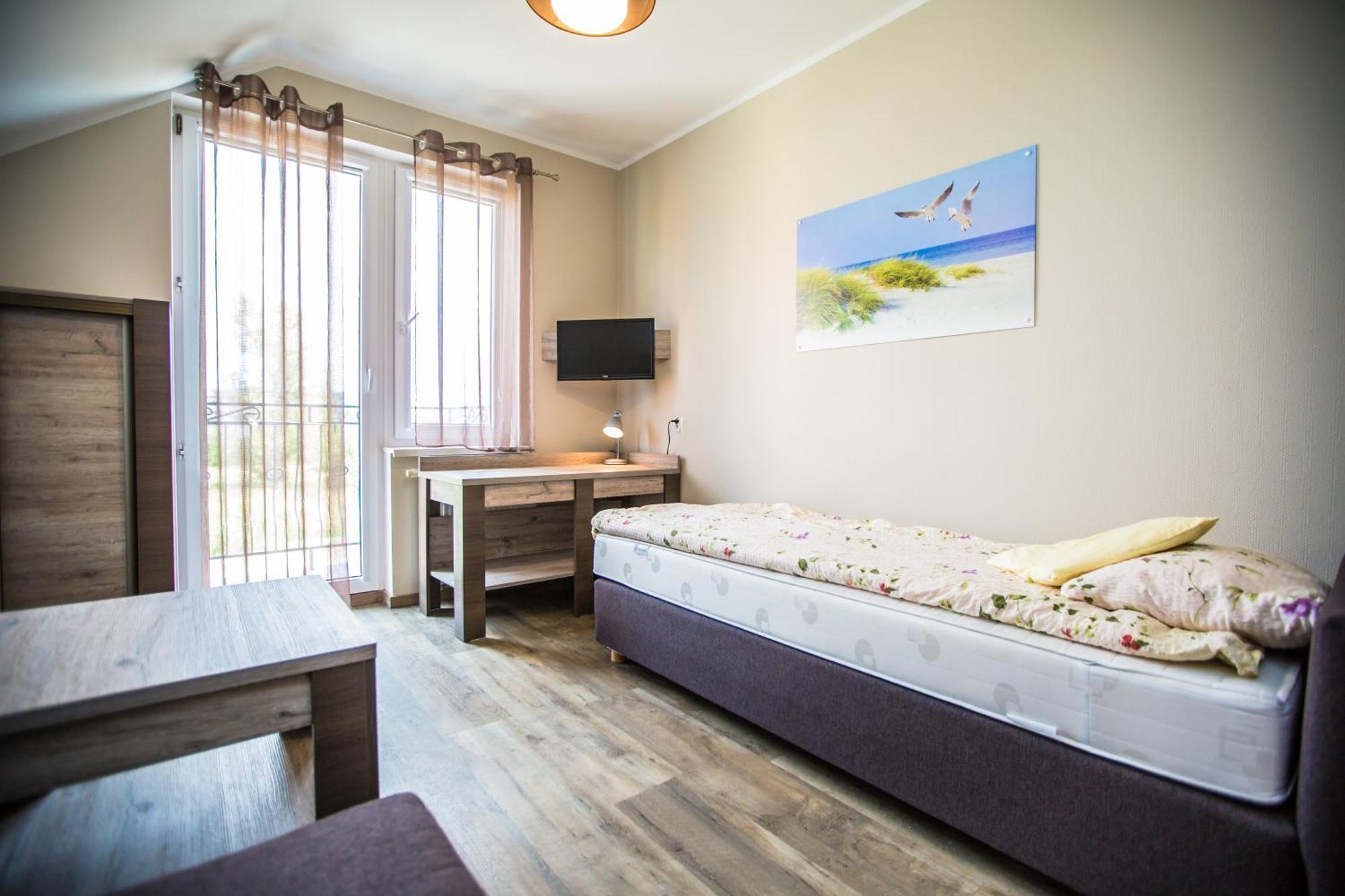 Kalmar Bed & Breakfast Darlowko Bagian luar foto